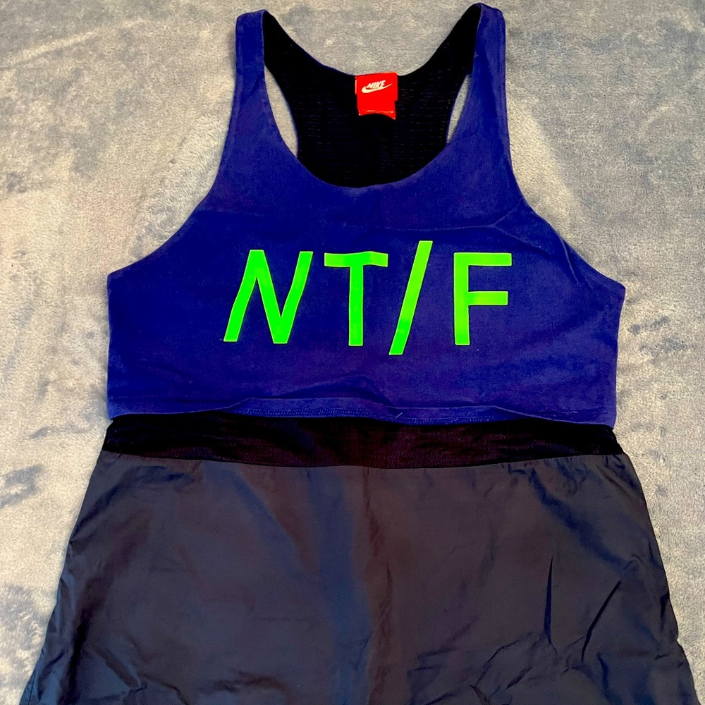 Nike top